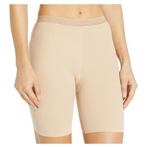 Vassarette Invisibly Smooth Slip Shorts L 7 NWT